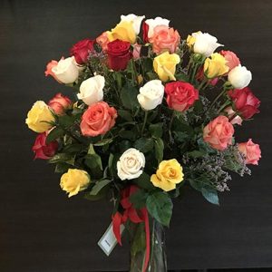 Arreglo de rosas multicolores (24)